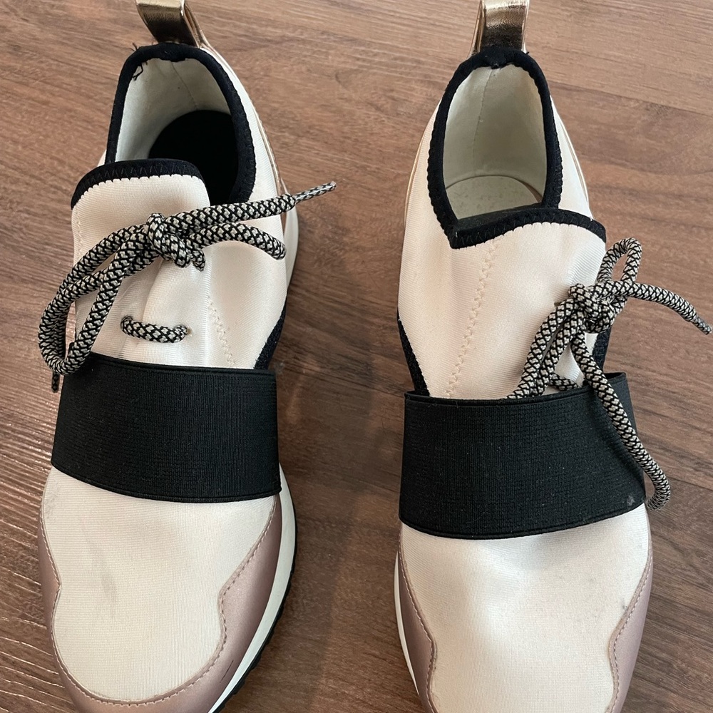 Steve Madden tennis shoes